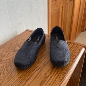 Tom’s slip on shoes..navy blue glittery.size 7.5